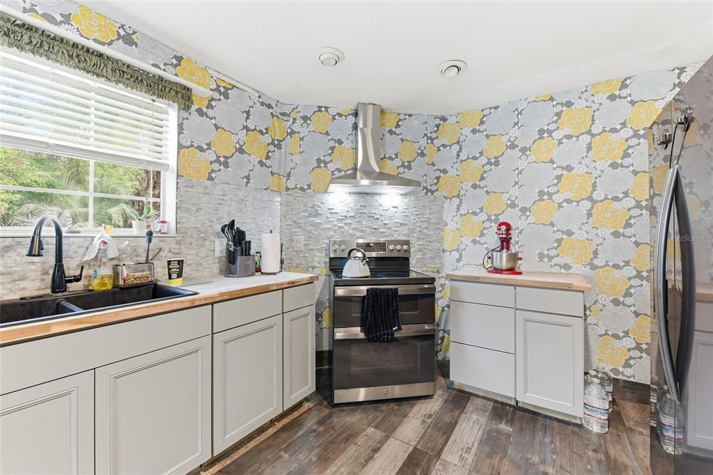 For Sale: $549,000 (3 beds, 2 baths, 1505 Square Feet)