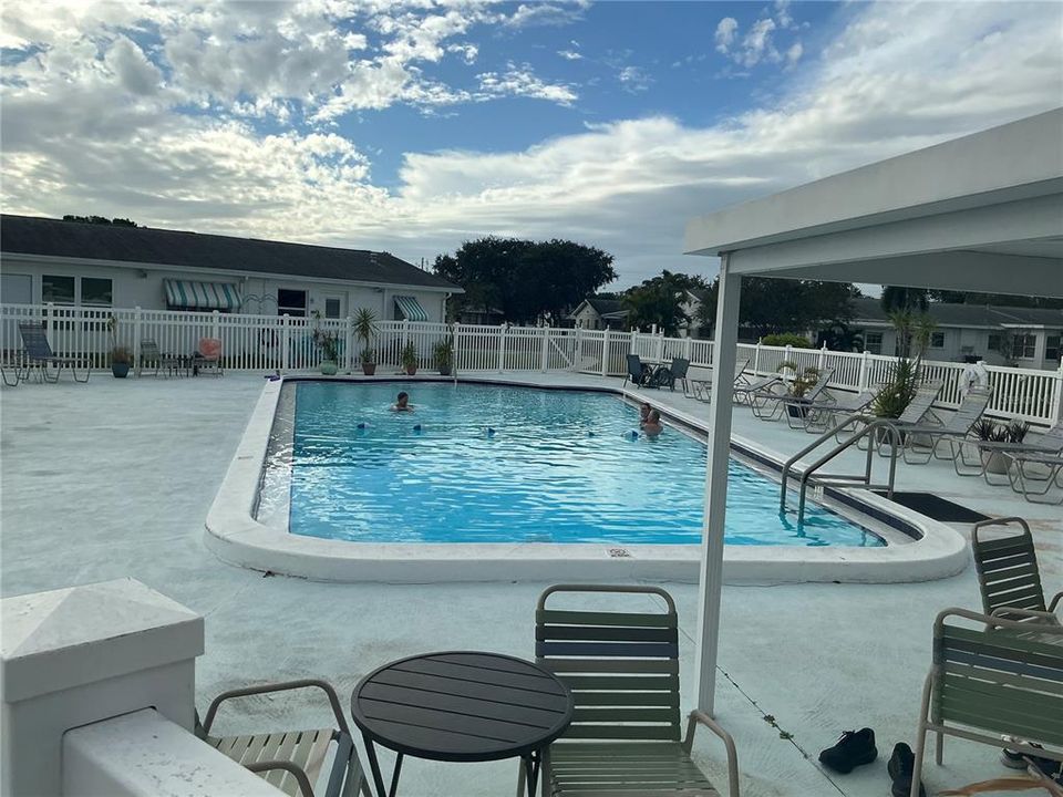 待售: $104,900 (2 贝兹, 1 浴室, 850 平方英尺)