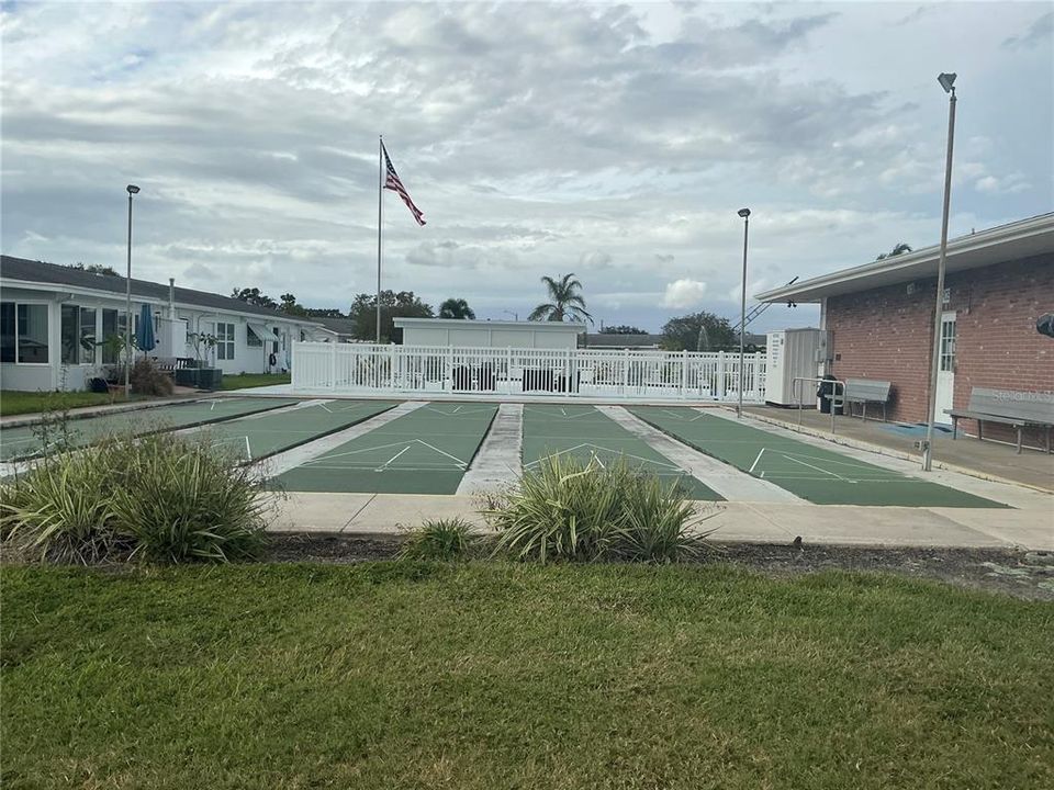 待售: $104,900 (2 贝兹, 1 浴室, 850 平方英尺)