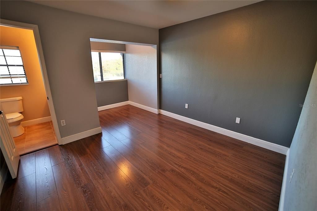 出租: $1,750 (2 贝兹, 2 浴室, 745 平方英尺)