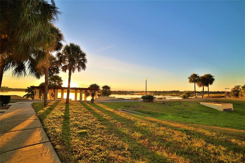 出租: $1,750 (2 贝兹, 2 浴室, 745 平方英尺)