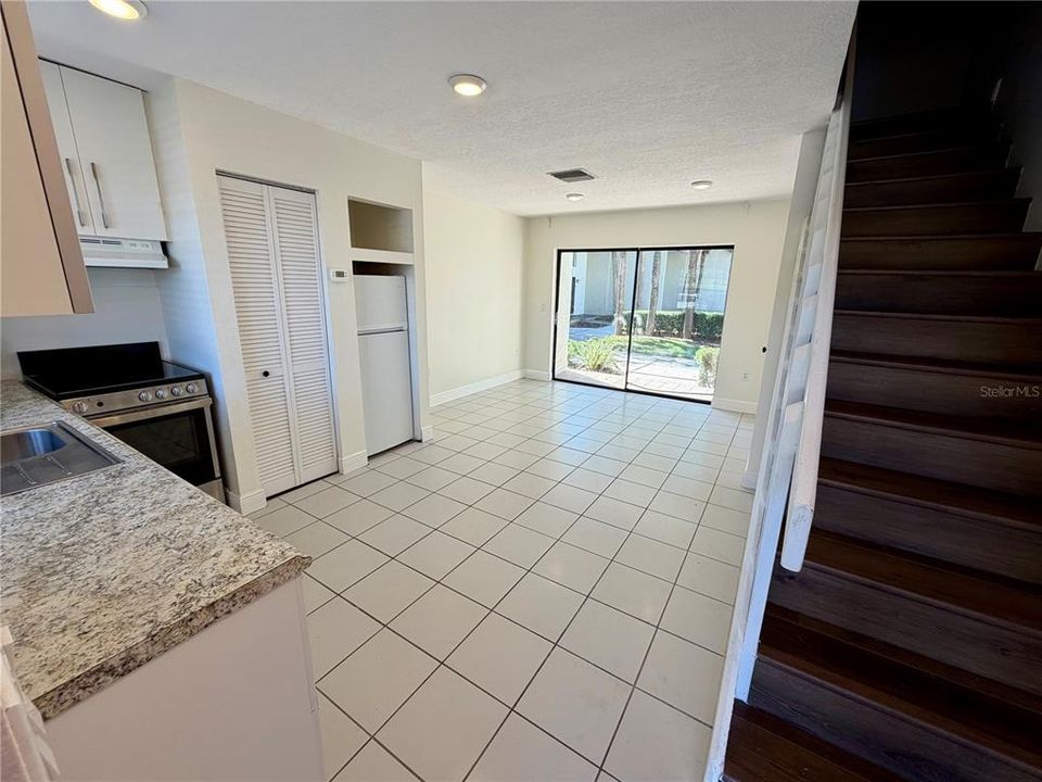 出租: $1,750 (2 贝兹, 2 浴室, 745 平方英尺)