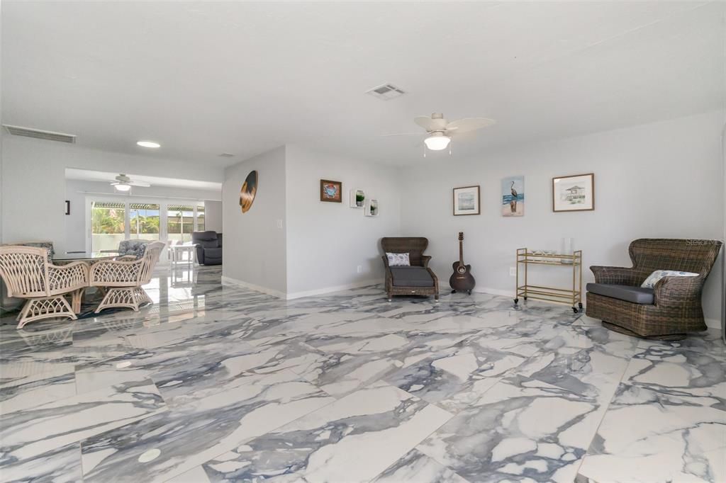 待售: $649,900 (3 贝兹, 2 浴室, 2008 平方英尺)