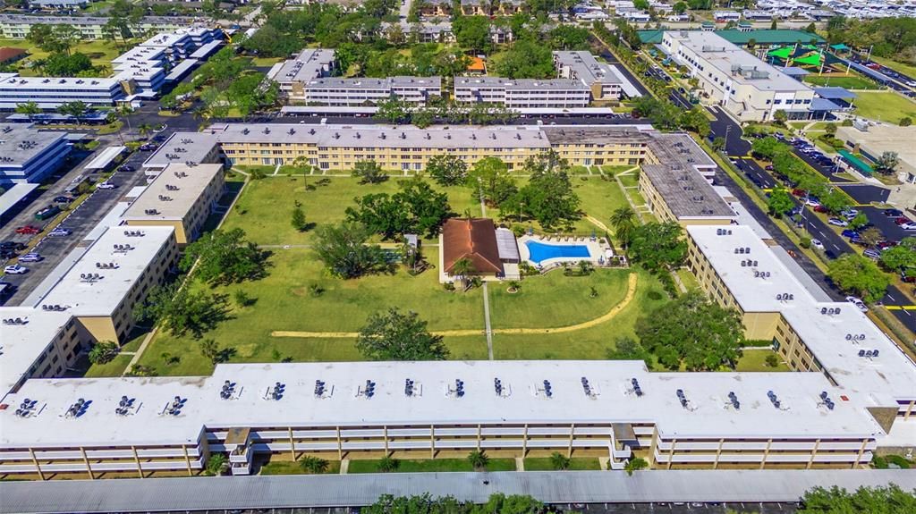 For Rent: $1,850 (1 beds, 1 baths, 930 Square Feet)