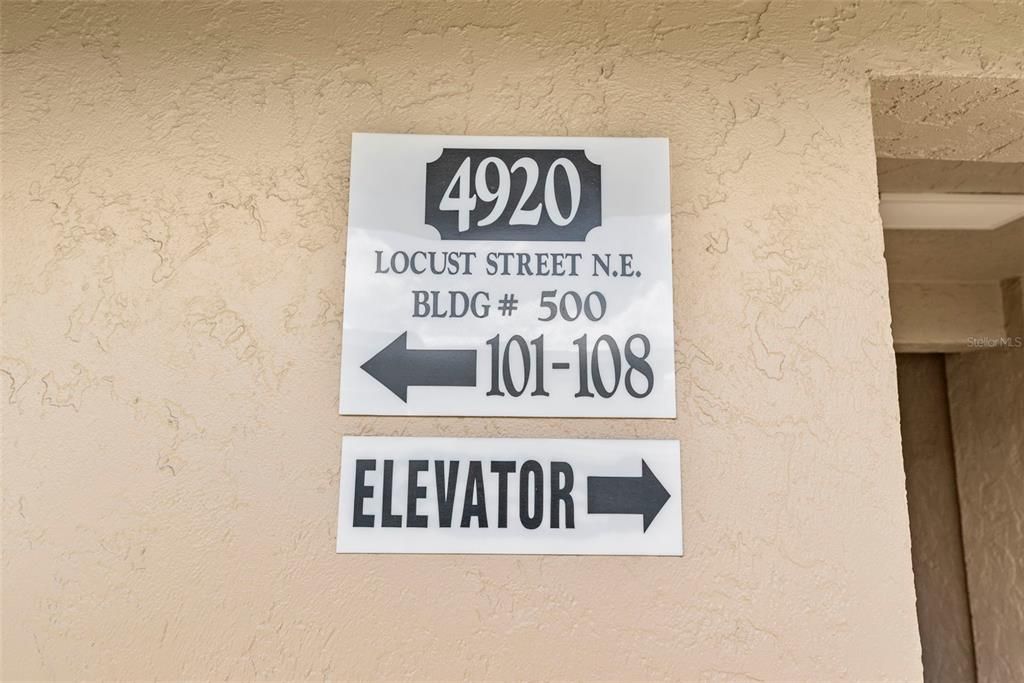 For Rent: $1,850 (1 beds, 1 baths, 930 Square Feet)