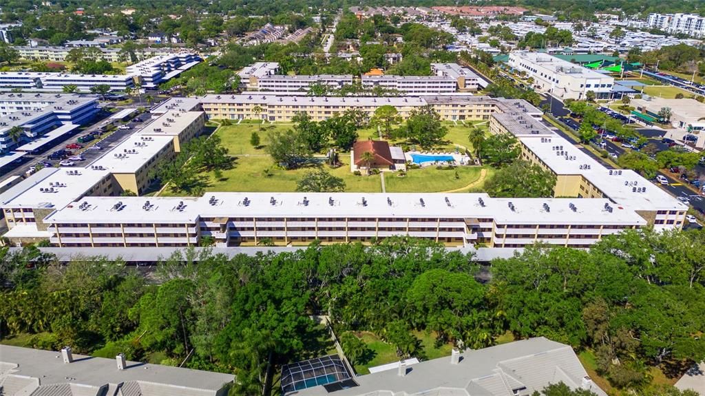 For Rent: $1,850 (1 beds, 1 baths, 930 Square Feet)