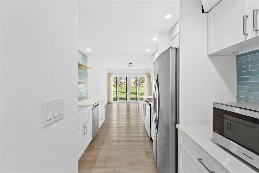 For Rent: $1,850 (1 beds, 1 baths, 930 Square Feet)