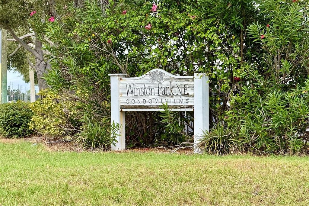 For Rent: $1,850 (1 beds, 1 baths, 930 Square Feet)