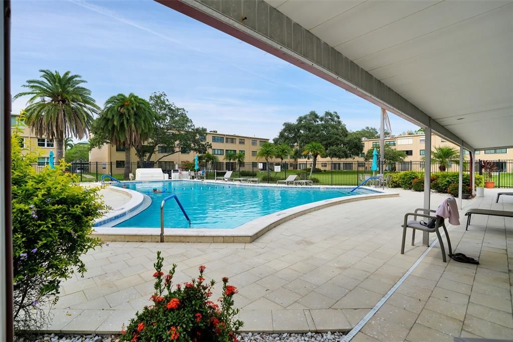 For Rent: $1,850 (1 beds, 1 baths, 930 Square Feet)