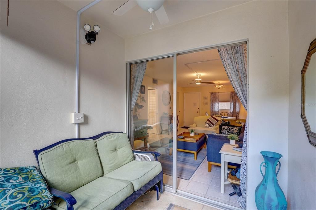 Active With Contract: $123,900 (1 beds, 1 baths, 640 Square Feet)