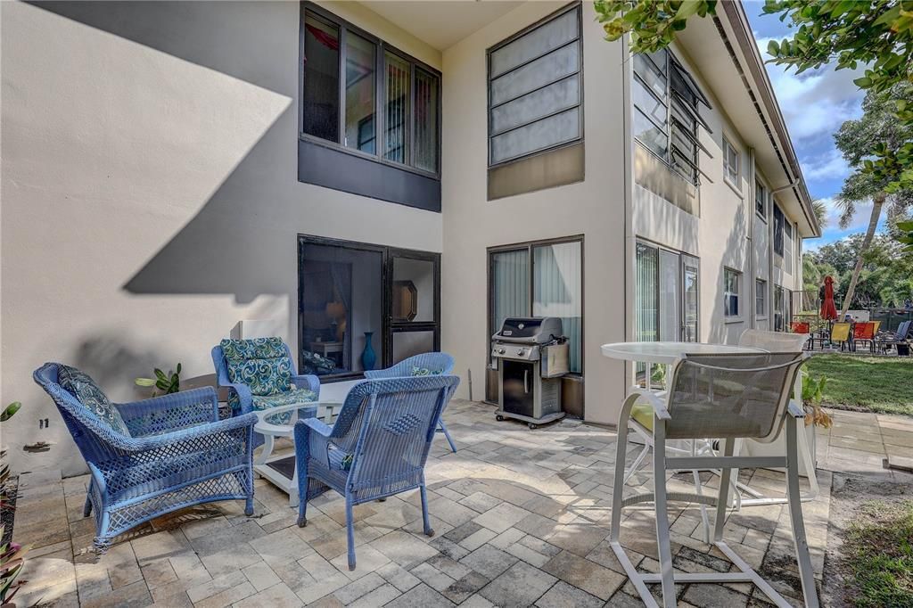 Active With Contract: $123,900 (1 beds, 1 baths, 640 Square Feet)