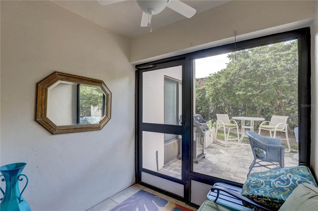 Active With Contract: $123,900 (1 beds, 1 baths, 640 Square Feet)