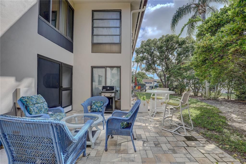 Active With Contract: $123,900 (1 beds, 1 baths, 640 Square Feet)