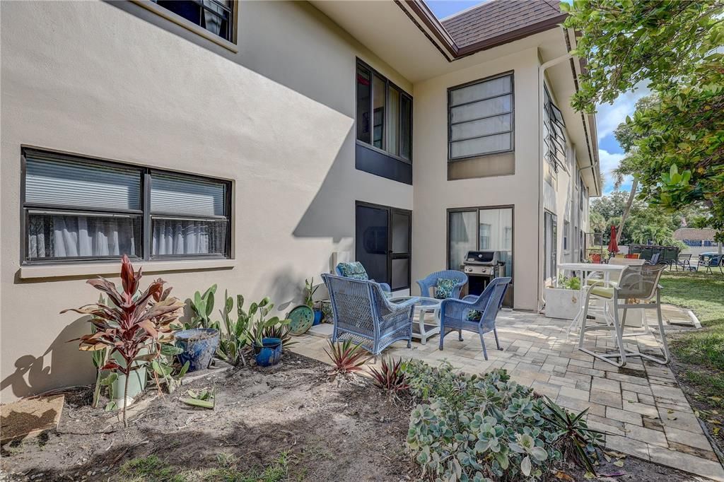 Active With Contract: $123,900 (1 beds, 1 baths, 640 Square Feet)