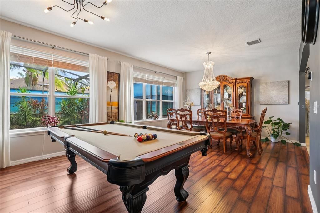 Activo con contrato: $599,999 (5 camas, 3 baños, 3445 Pies cuadrados)