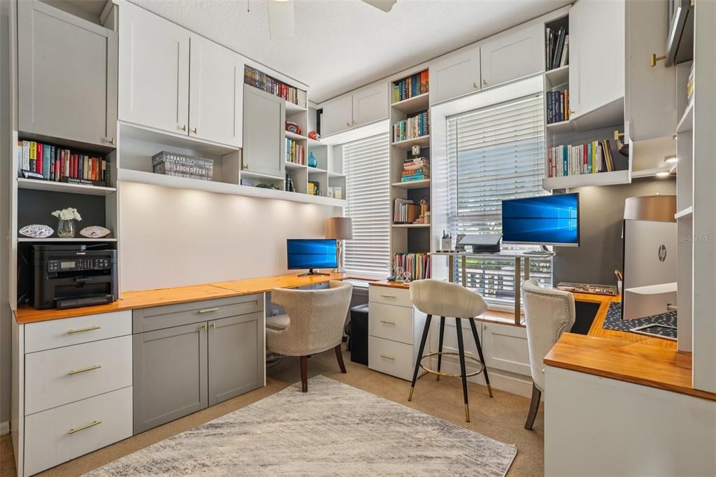 Activo con contrato: $599,999 (5 camas, 3 baños, 3445 Pies cuadrados)