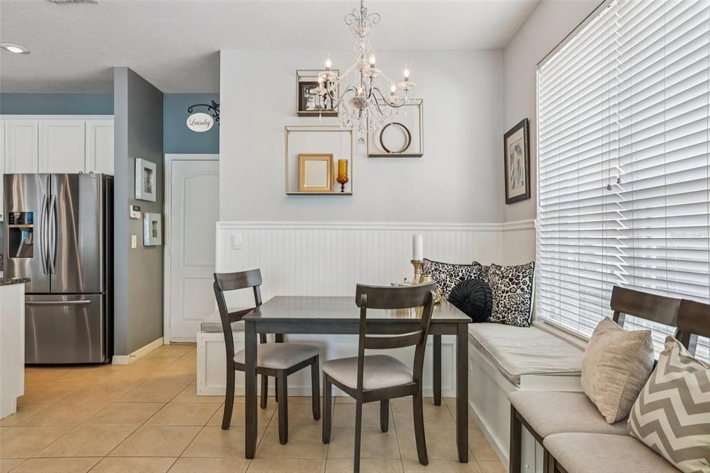 Activo con contrato: $599,999 (5 camas, 3 baños, 3445 Pies cuadrados)