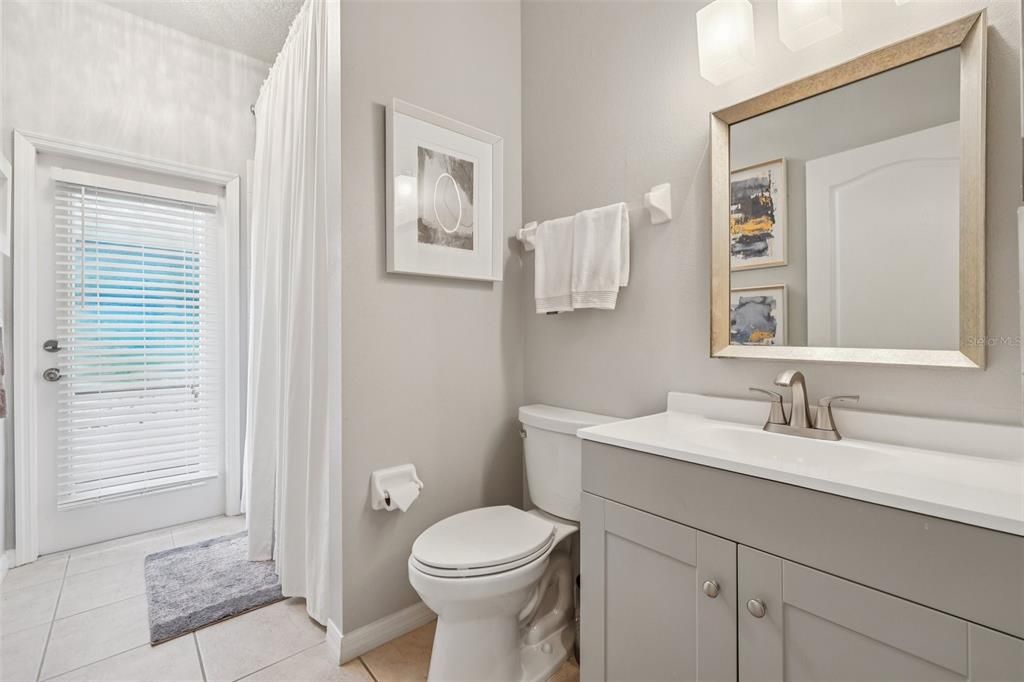 Activo con contrato: $599,999 (5 camas, 3 baños, 3445 Pies cuadrados)