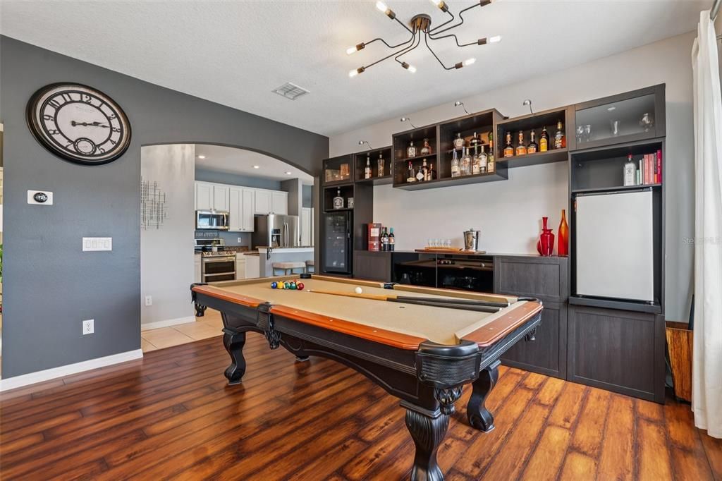 Activo con contrato: $599,999 (5 camas, 3 baños, 3445 Pies cuadrados)