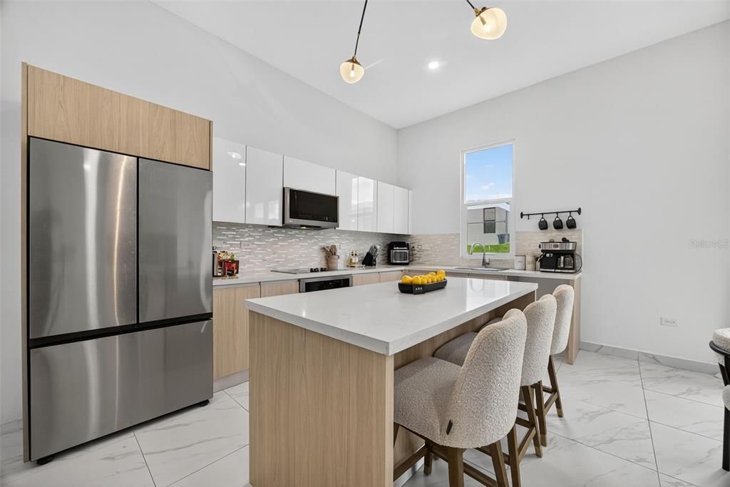 En Venta: $515,000 (4 camas, 2 baños, 2280 Pies cuadrados)