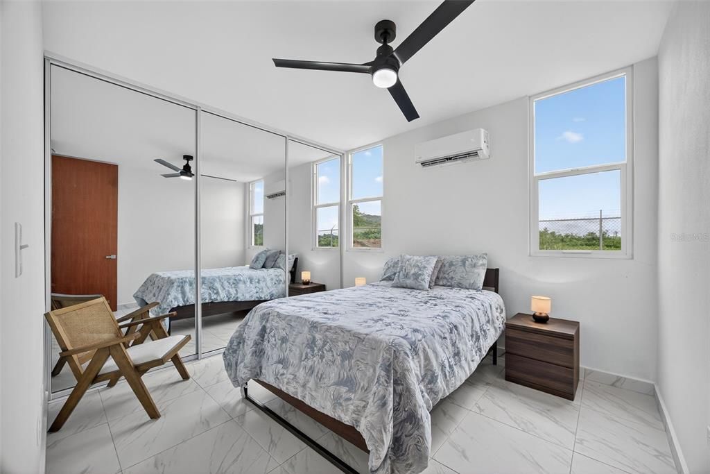 En Venta: $515,000 (4 camas, 2 baños, 2280 Pies cuadrados)