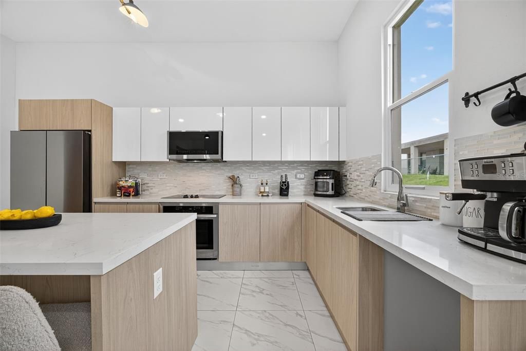 En Venta: $515,000 (4 camas, 2 baños, 2280 Pies cuadrados)