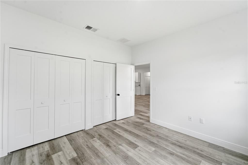 Activo con contrato: $314,900 (4 camas, 2 baños, 1774 Pies cuadrados)