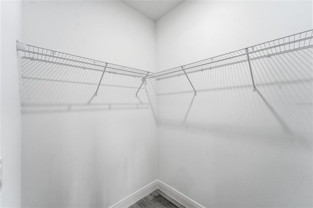 Activo con contrato: $314,900 (4 camas, 2 baños, 1774 Pies cuadrados)