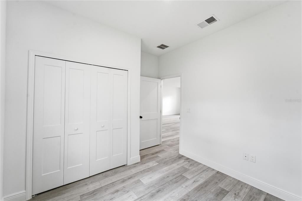 Activo con contrato: $314,900 (4 camas, 2 baños, 1774 Pies cuadrados)