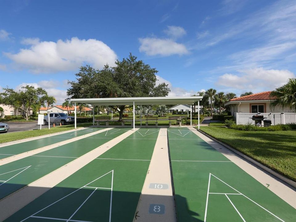 合同活跃: $319,000 (2 贝兹, 2 浴室, 1519 平方英尺)