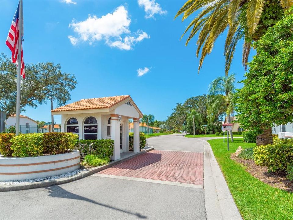 合同活跃: $319,000 (2 贝兹, 2 浴室, 1519 平方英尺)