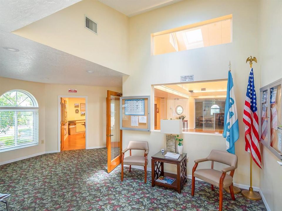 合同活跃: $319,000 (2 贝兹, 2 浴室, 1519 平方英尺)