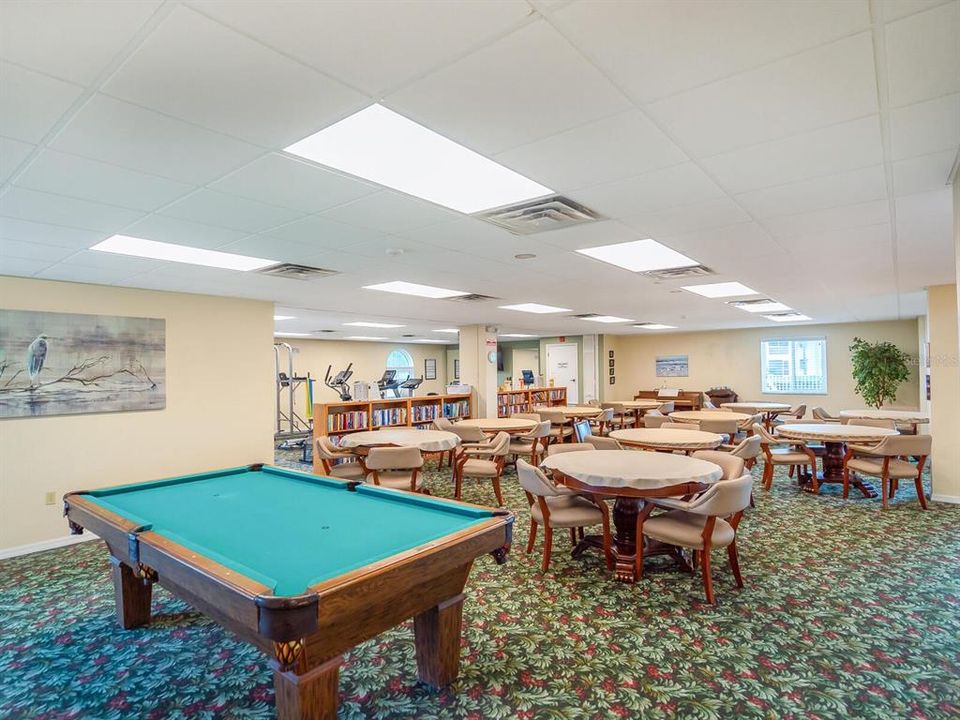 合同活跃: $319,000 (2 贝兹, 2 浴室, 1519 平方英尺)