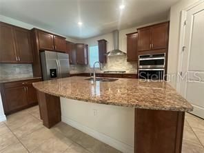 В аренду: $4,500 (4 спален, 3 ванн, 2915 Квадратных фут)