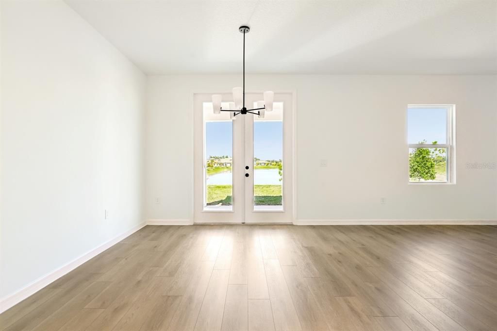 For Sale: $499,990 (4 beds, 2 baths, 1906 Square Feet)