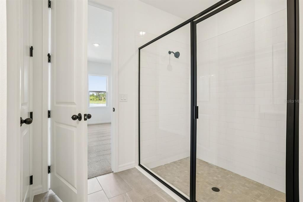 For Sale: $499,990 (4 beds, 2 baths, 1906 Square Feet)