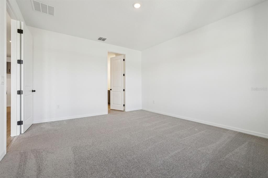 For Sale: $499,990 (4 beds, 2 baths, 1906 Square Feet)