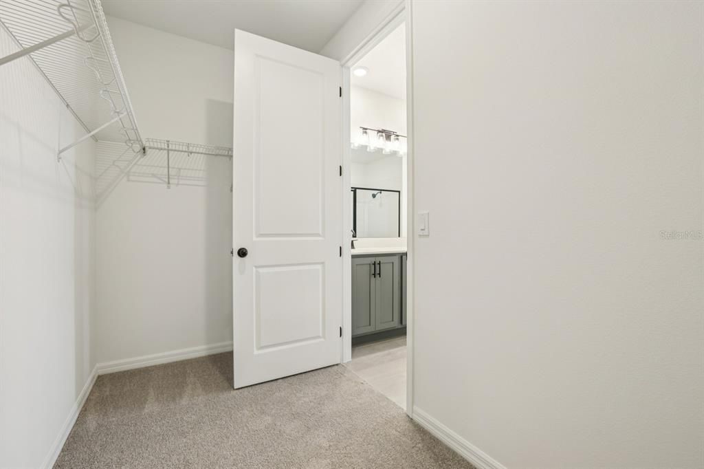 For Sale: $499,990 (4 beds, 2 baths, 1906 Square Feet)