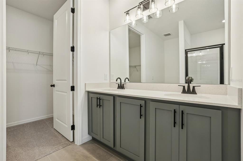 For Sale: $499,990 (4 beds, 2 baths, 1906 Square Feet)