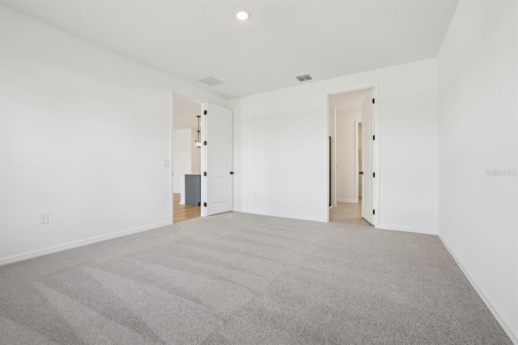 For Sale: $499,990 (4 beds, 2 baths, 1906 Square Feet)