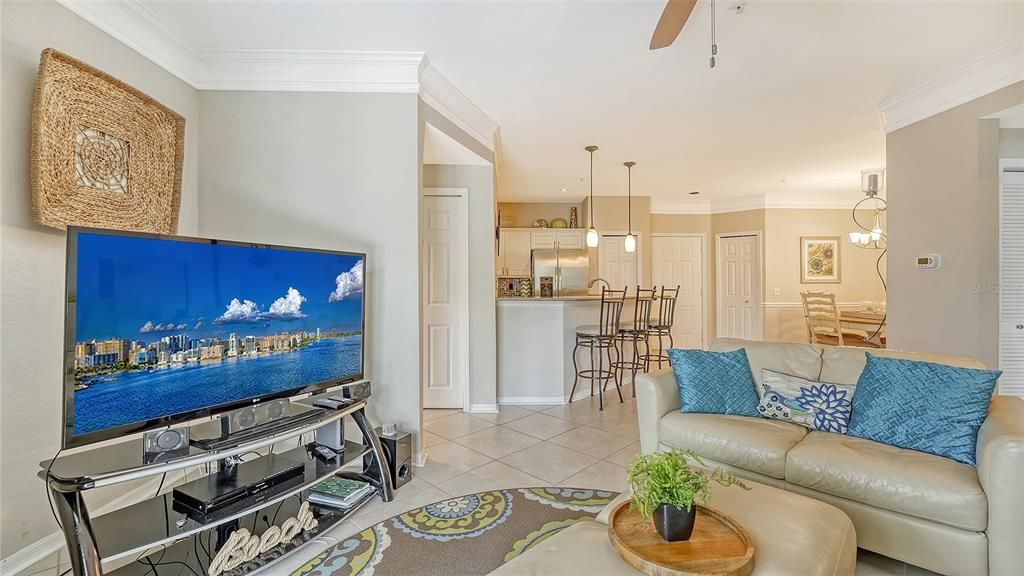 For Sale: $289,000 (3 beds, 2 baths, 1376 Square Feet)