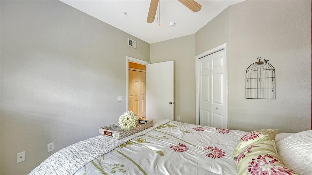 For Sale: $289,000 (3 beds, 2 baths, 1376 Square Feet)