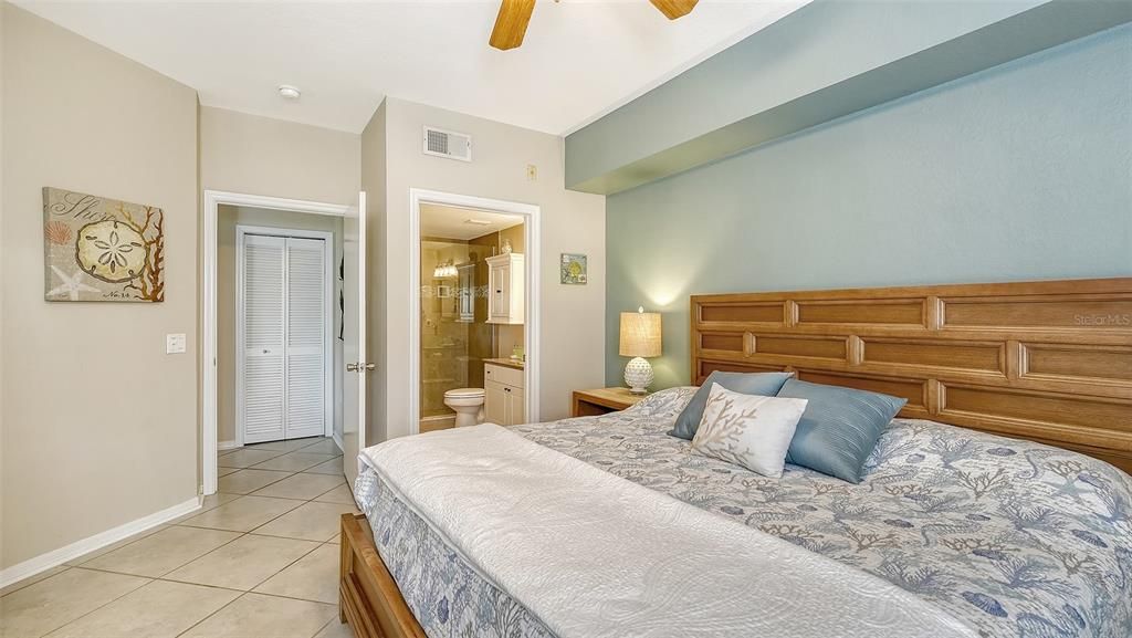 For Sale: $289,000 (3 beds, 2 baths, 1376 Square Feet)