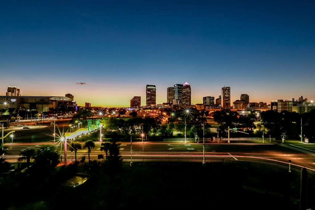 En Venta: $899,000 (3 camas, 2 baños, 2254 Pies cuadrados)