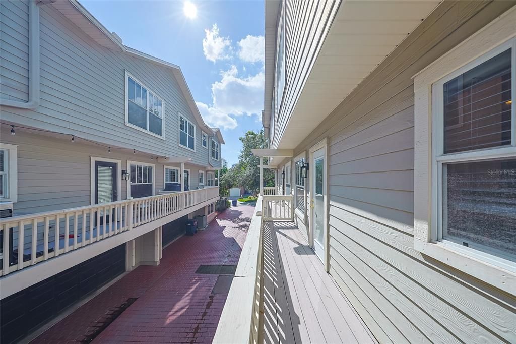 En Venta: $899,000 (3 camas, 2 baños, 2254 Pies cuadrados)