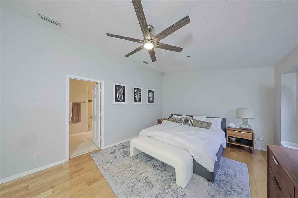 En Venta: $899,000 (3 camas, 2 baños, 2254 Pies cuadrados)