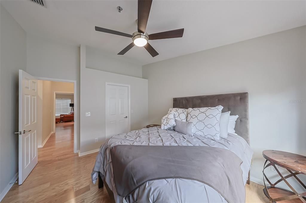 En Venta: $899,000 (3 camas, 2 baños, 2254 Pies cuadrados)