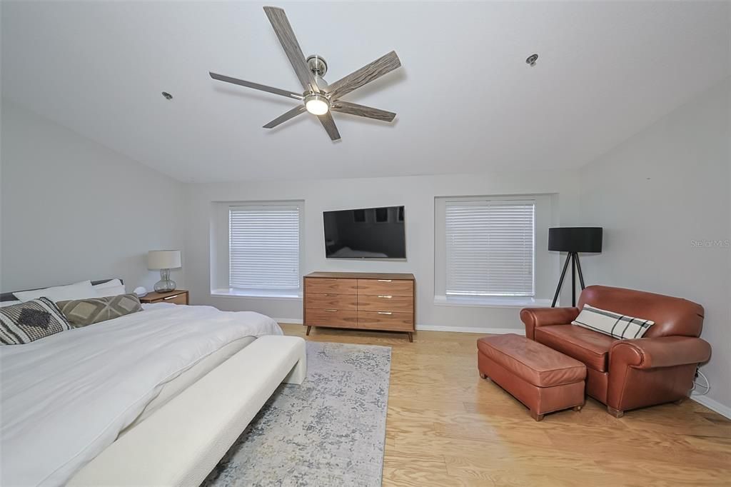 En Venta: $899,000 (3 camas, 2 baños, 2254 Pies cuadrados)