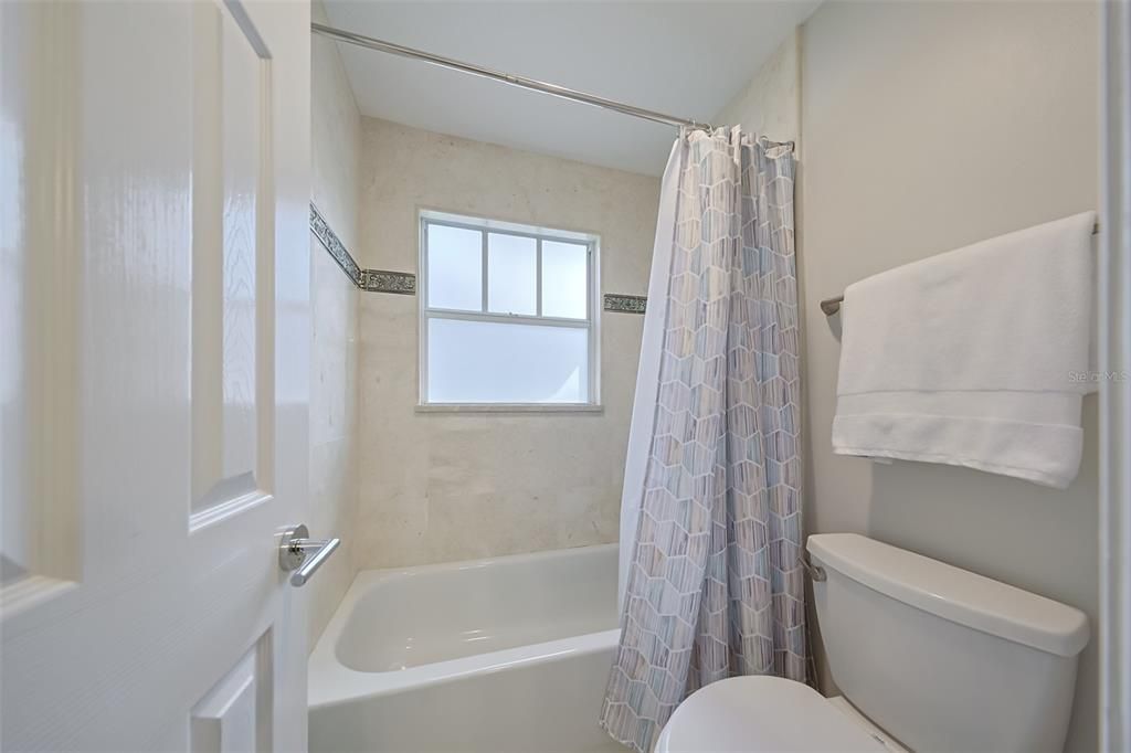 En Venta: $899,000 (3 camas, 2 baños, 2254 Pies cuadrados)