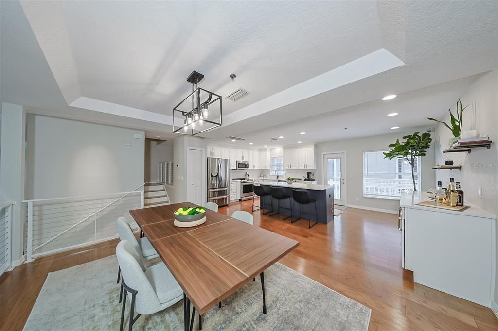 En Venta: $899,000 (3 camas, 2 baños, 2254 Pies cuadrados)